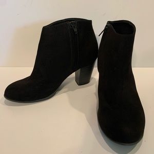 Old navy black suede booties heels 3” zips